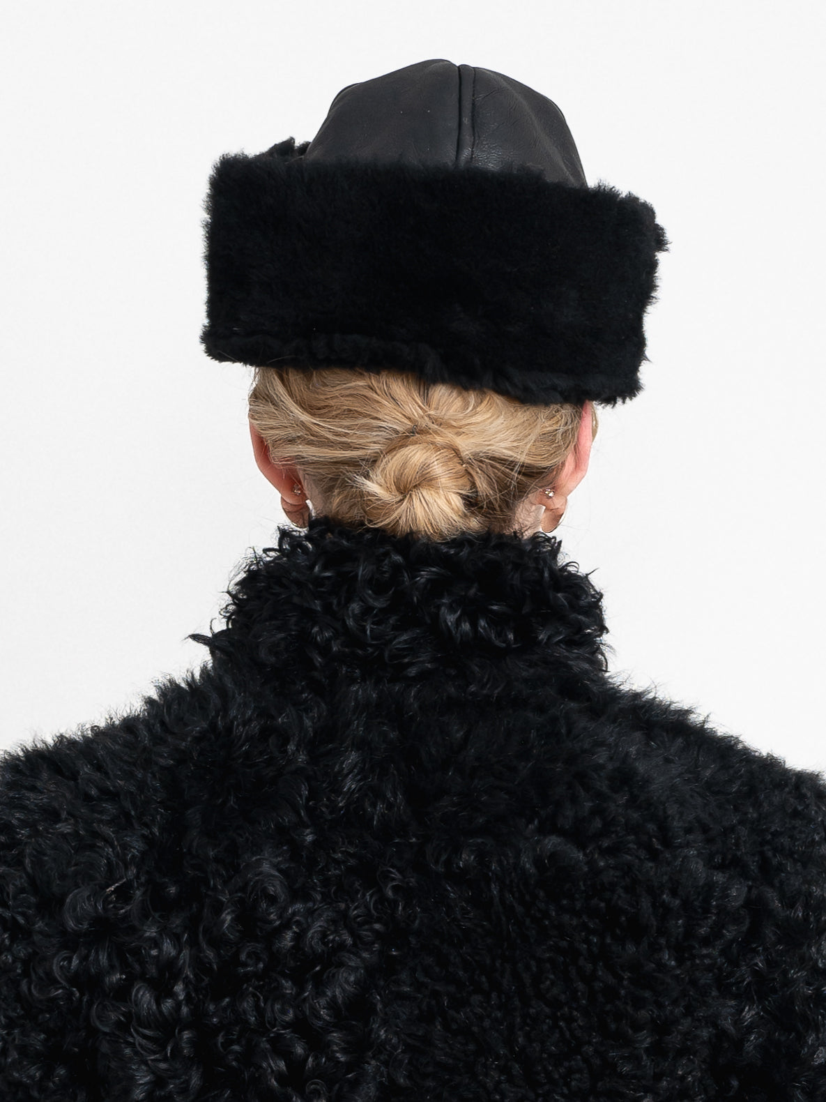 Suede Back Curly Sheepskin Cap in Black