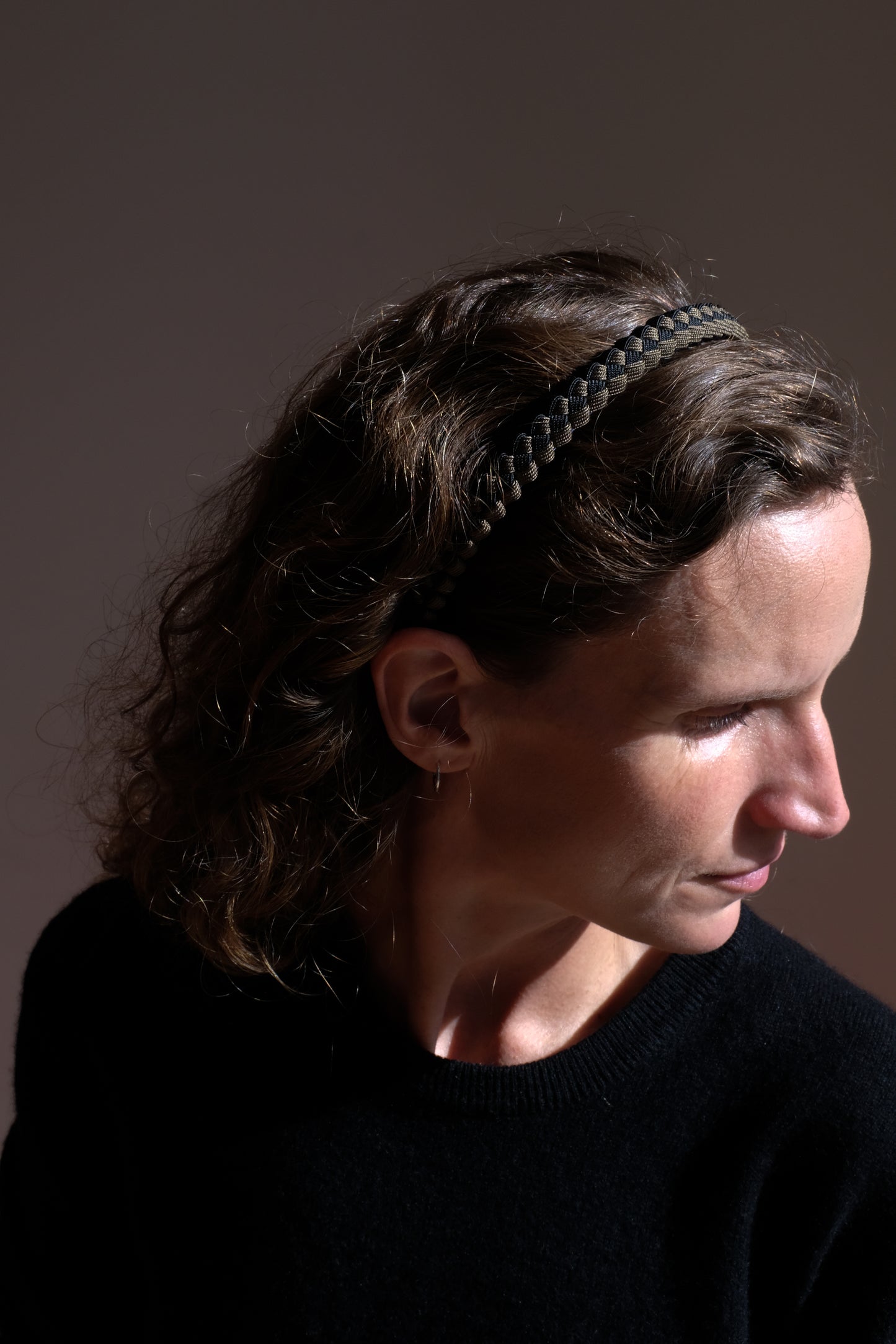Braided headband in Olive/Black