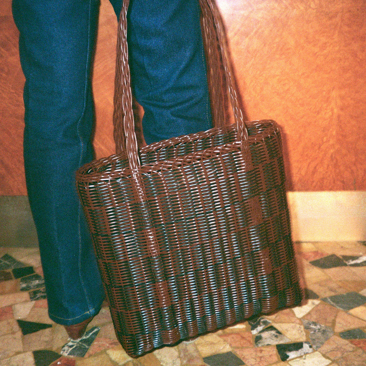Preorder Quadretti Small in Chocolate & Black