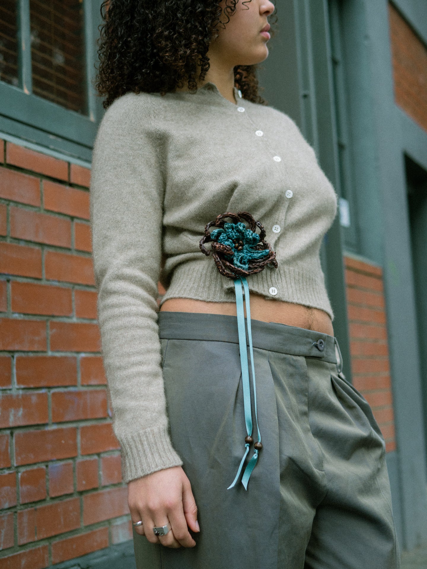 Bloom Pin in Mid Brown & Aqua 4